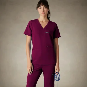 Outlet Members Only Palermo 4-Pocket Scrub Top Wine